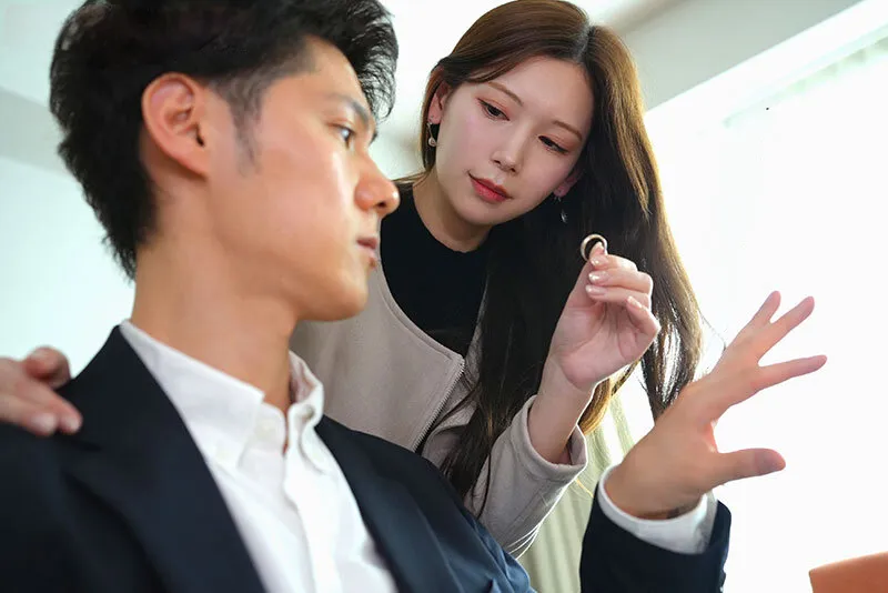 Vợ yêu đi đi chơi, ông xã ở nhà bị nhỏ em vợ yêu gạ xxx không trượt phát nào